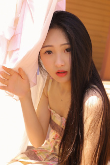 美女胸部图片